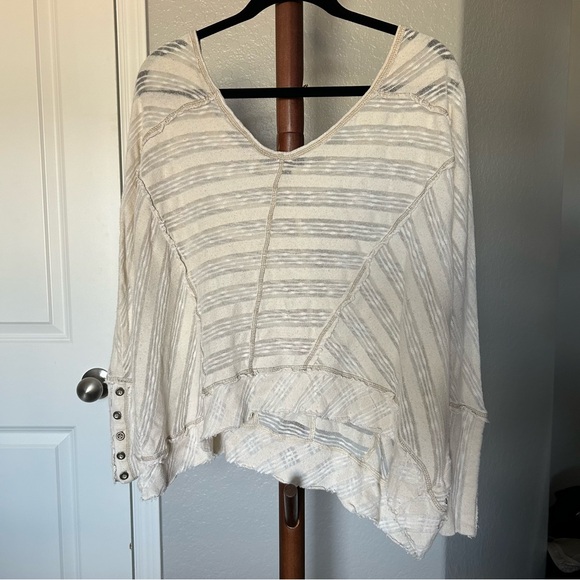 Free People Sweaters - W Cream Free People Oversized Thin Knit Sweater Shirt Size XS |A40